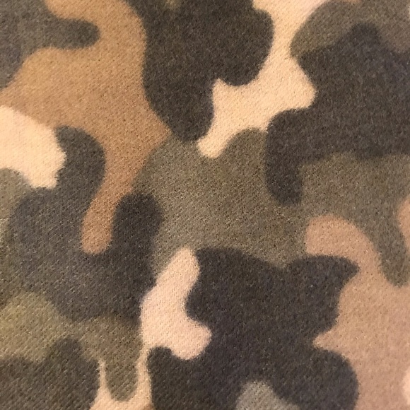 Camo Scarf - Picture 3 of 3